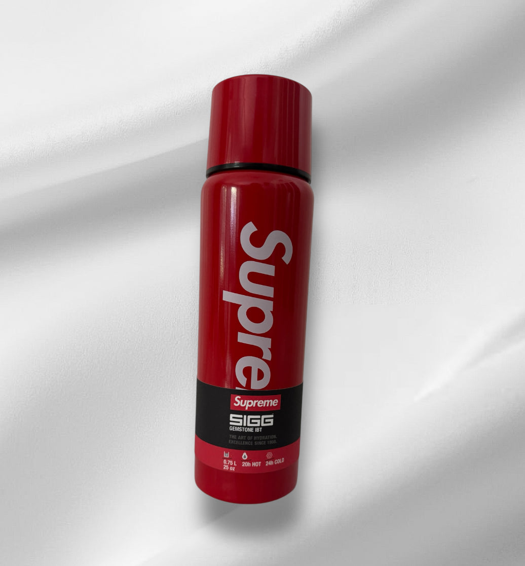 Supreme SIGG vacuum Insulated 0.75L bottle Red